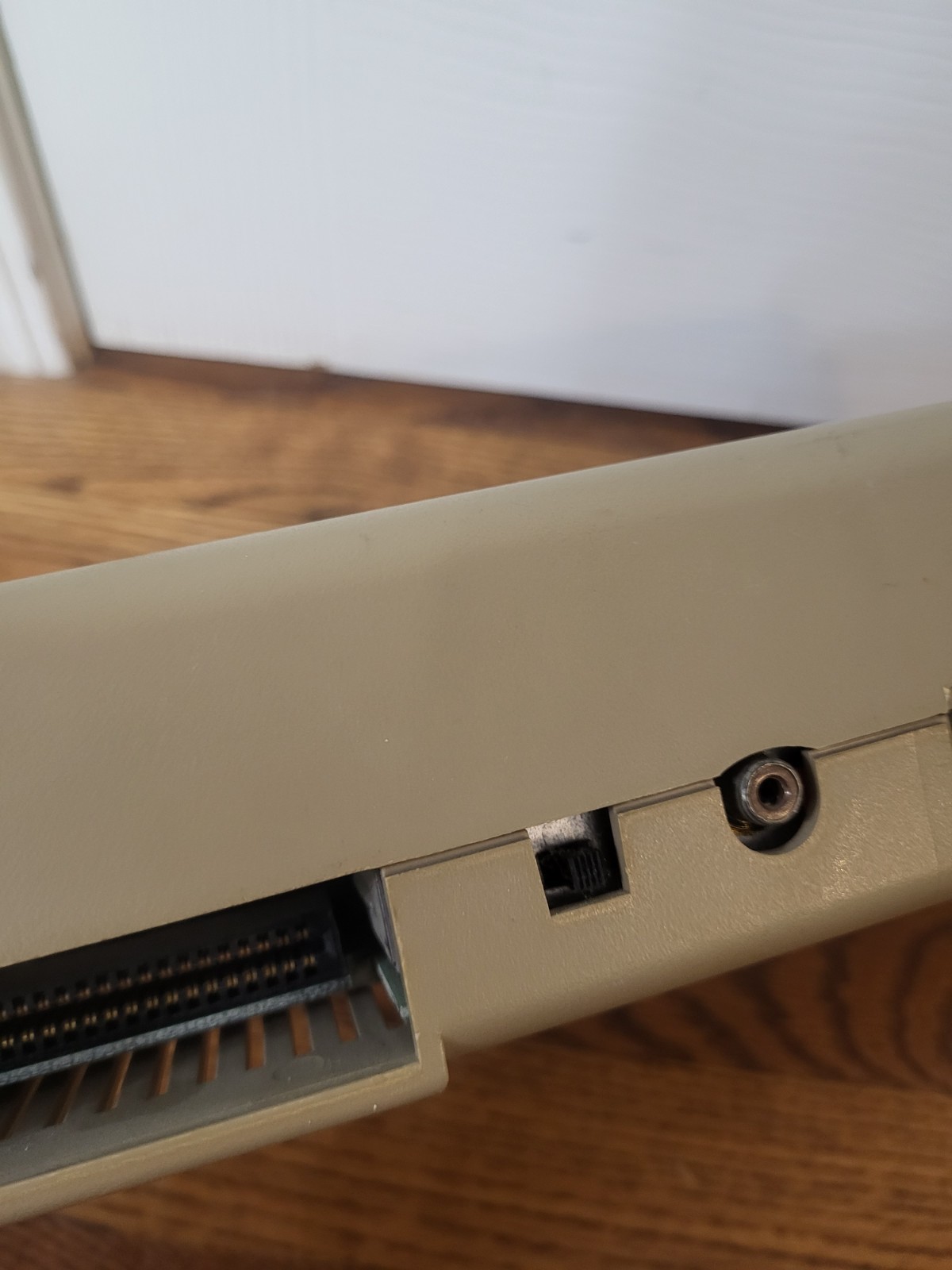 Commodore 64 Model C64 Breadbin Vintage Computer - READ Missing Key