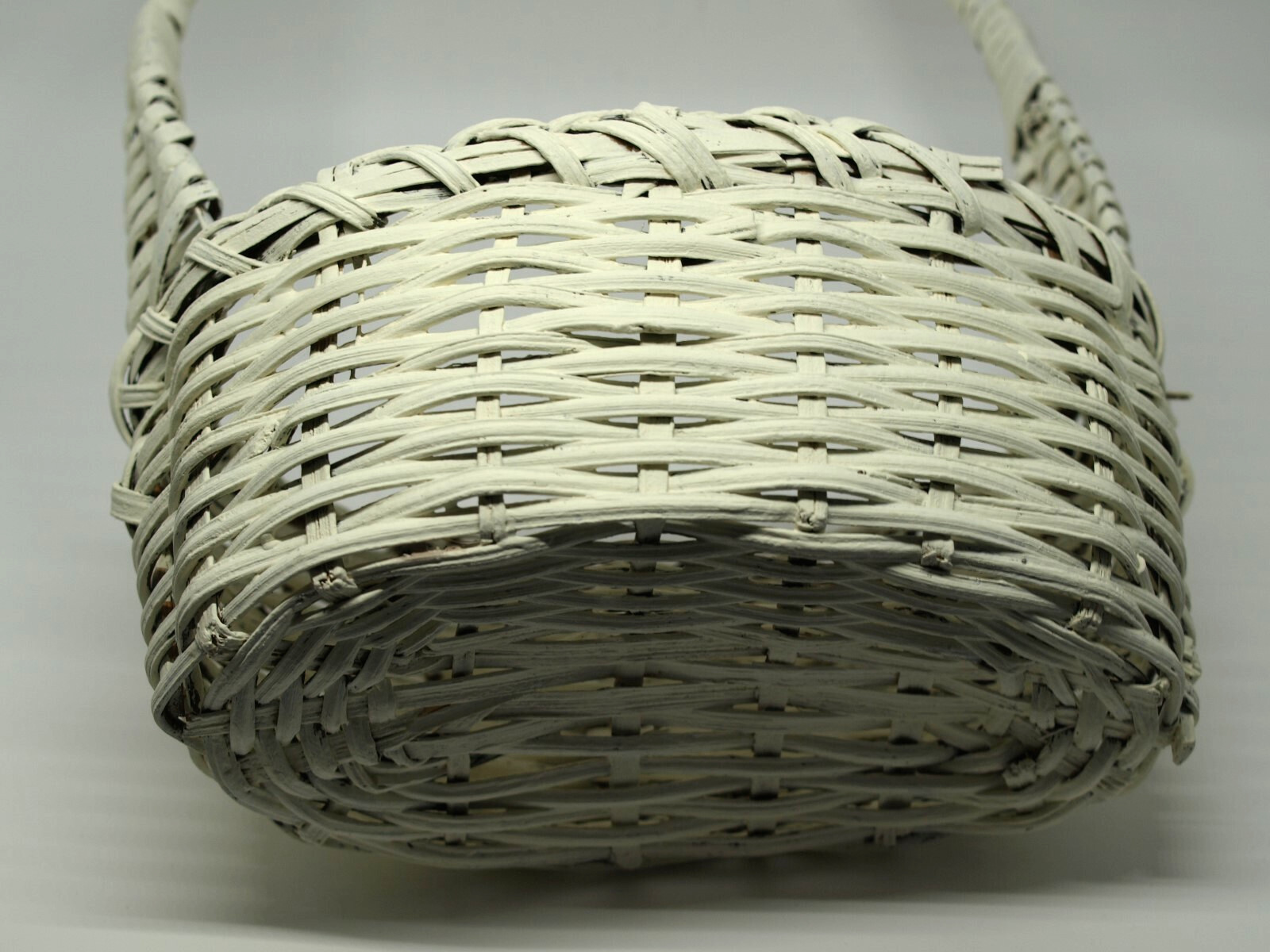 Vintage Basket Updated With White Chalk Paint-Easter Oval With Handle