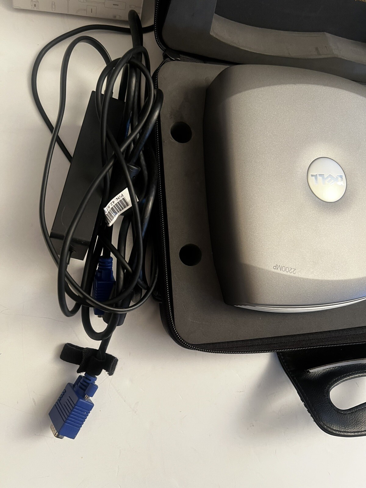 DELL DLP Front Projector 2200MP with Case and Remote