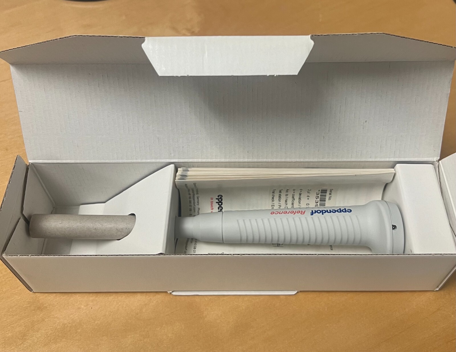 NEW Eppendorf Reference Pipette Single Channel Pipettor Fixed Volume 2 uL