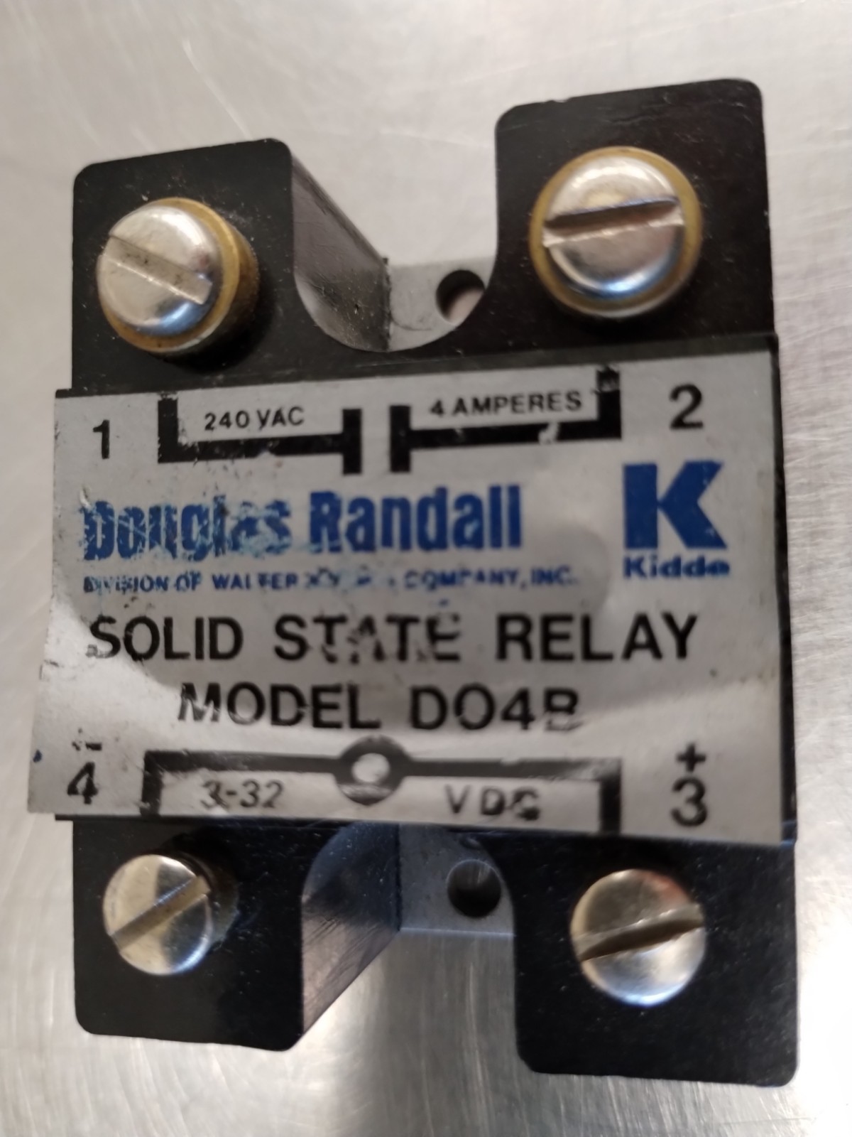Douglas Randall D04B Solid State Relay 120-240VAC 4A