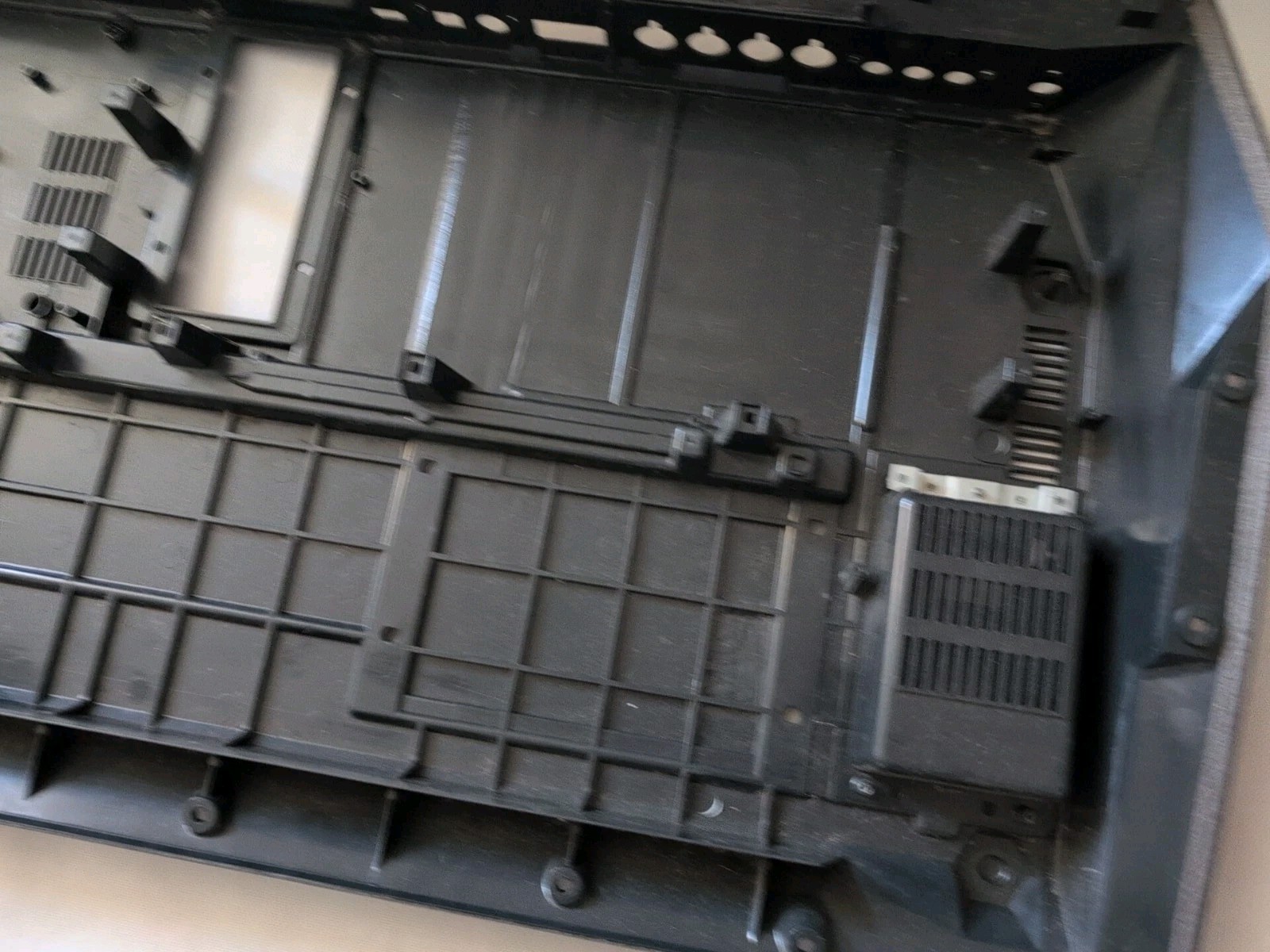 Yamaha Tyros 2 Arranger Keyboard Part - Front & Bottom Housing Covers