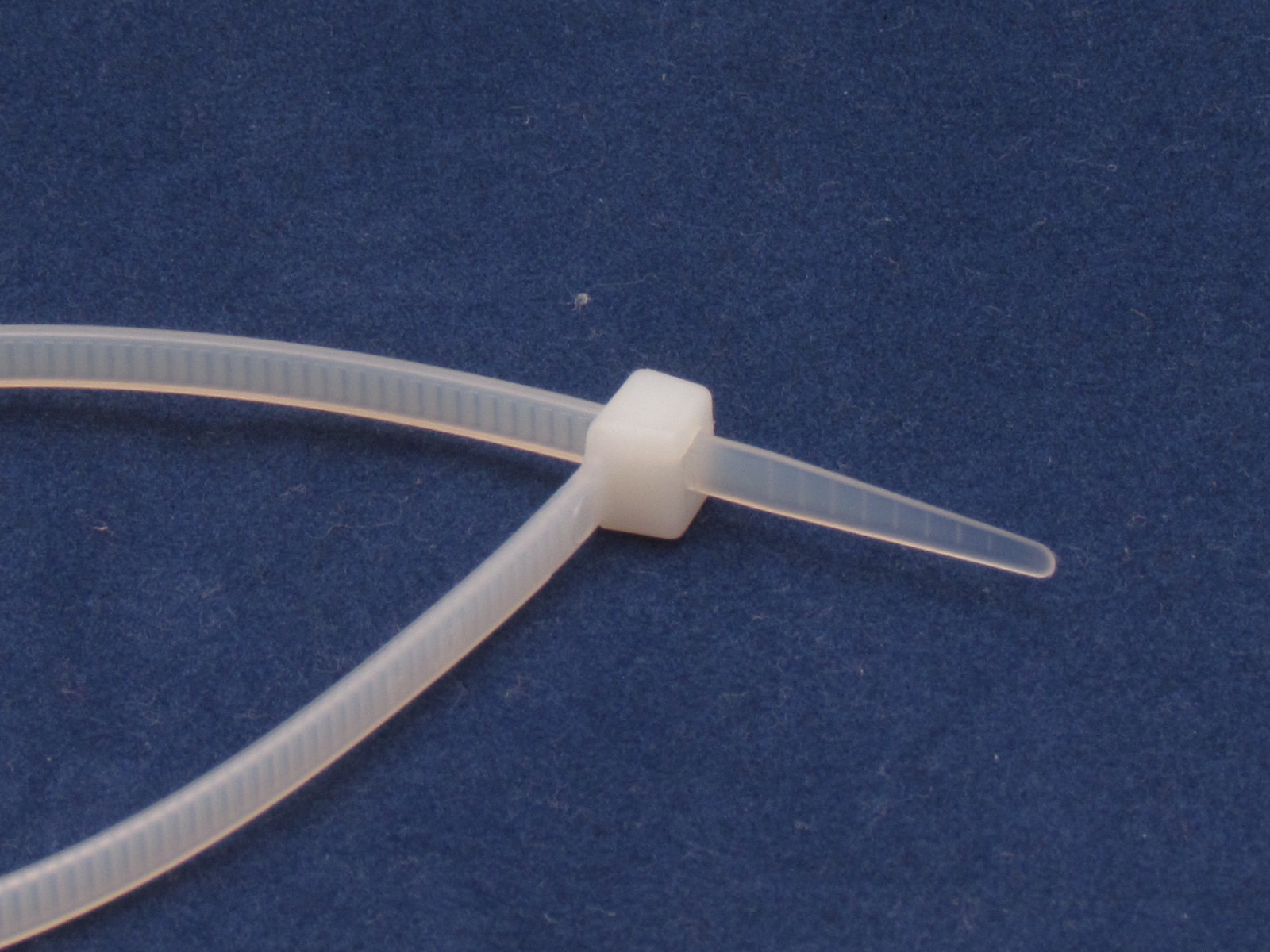 100 X pcs White 8" Tie Cord Strap 200mm Network Nylon Plastic Cable Wire Zip