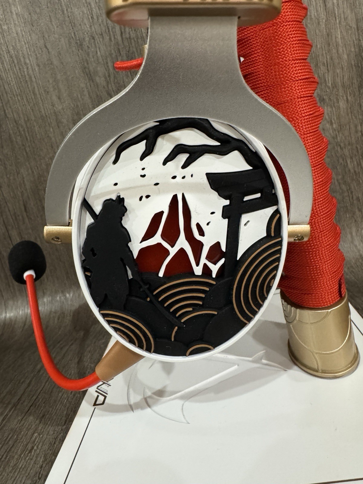 LEXIP X Ubisoft Assassin's Creed Shadows L.E. Wireless Bluetooth Headset Stand