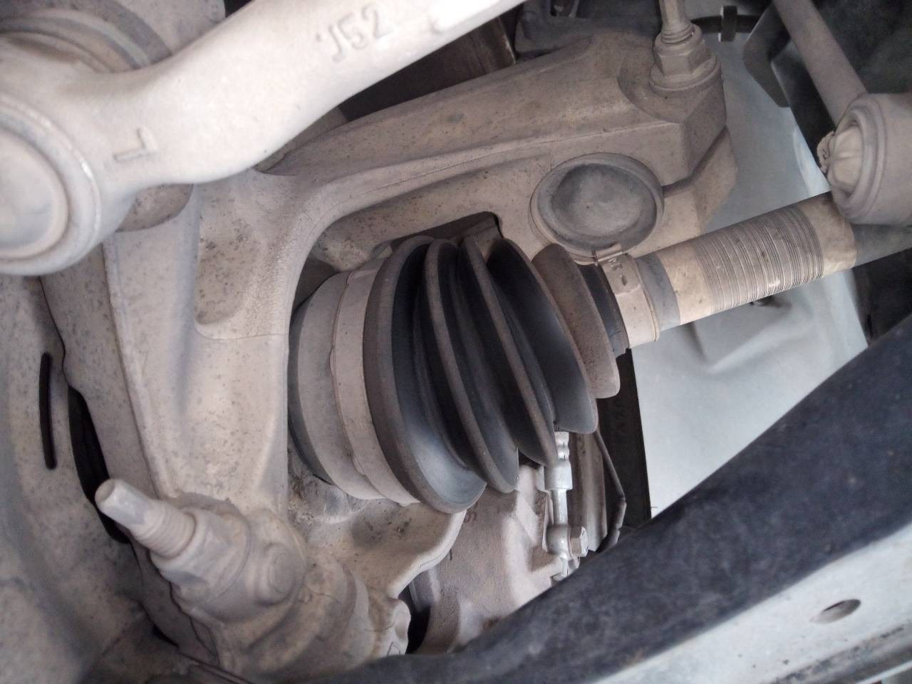 FRONT LEFT ANKLE / 2526044 FOR LAND ROVER DISCOVERY SPORT SE