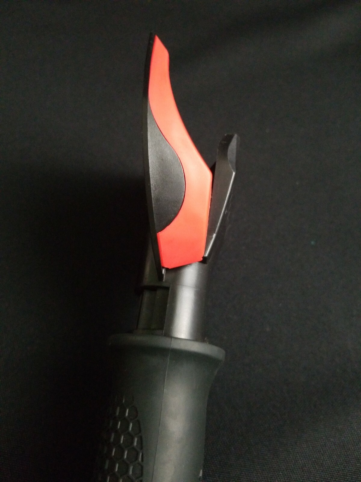 Subzero 11" Polar Vortex Ice Scraper, Black/Red