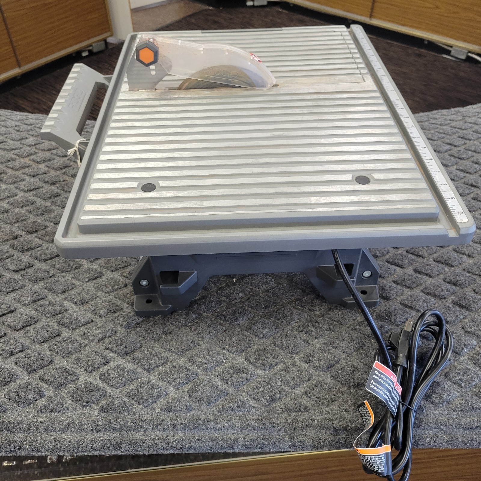 RIDGID R40211CN 7 inch Table Top Wet Tile Saw PICKUP ONLY 66914-1 JAR
