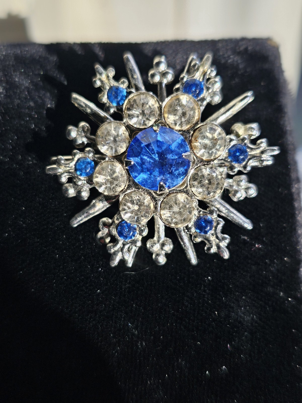 Vtg Brooch/Pin Blue Clr Rhinestones Flower/Star Fleur-de-lis Silver Tone Estate