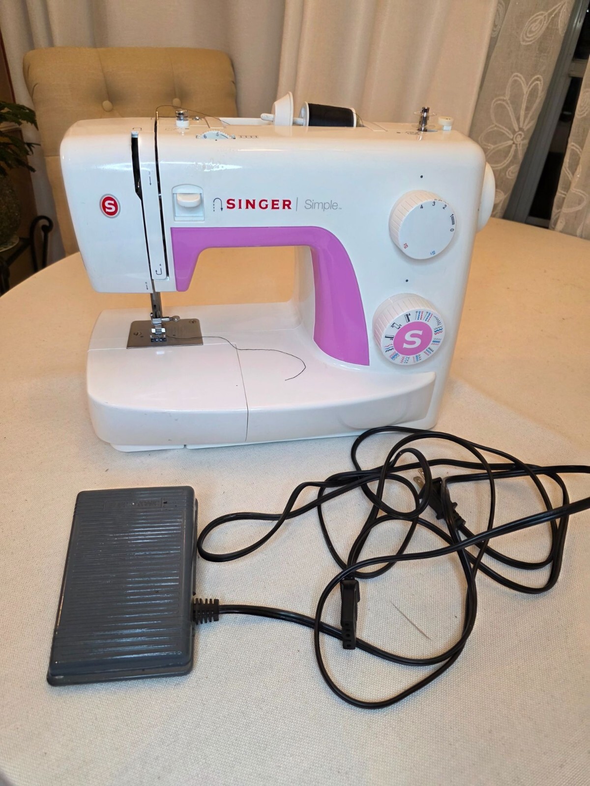 Singer 3223 230006112 Simple Sewing Machine, Pink