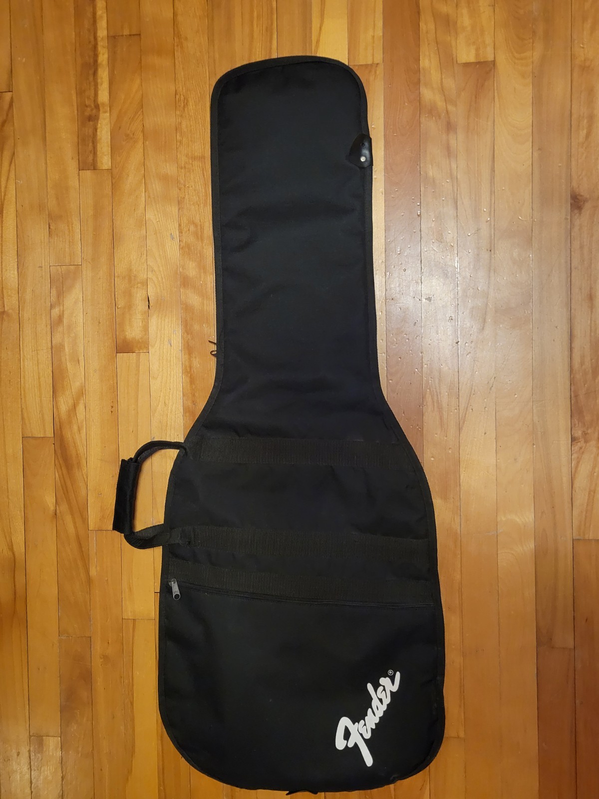 fender gig bag guitar