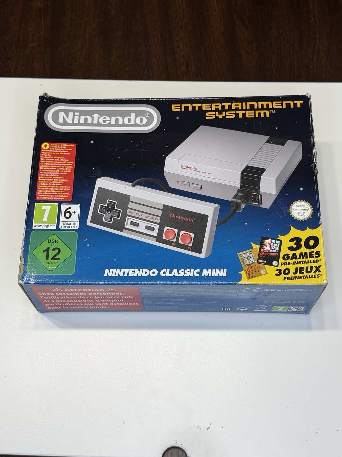 Nintendo Classic Mini NES Console Entertainment System With 2 Controllers