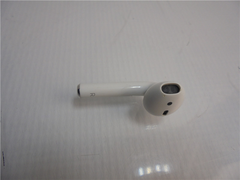 Apple AirPods A1602 Wireless Bluetooth Earbuds with Charging Case Tested
