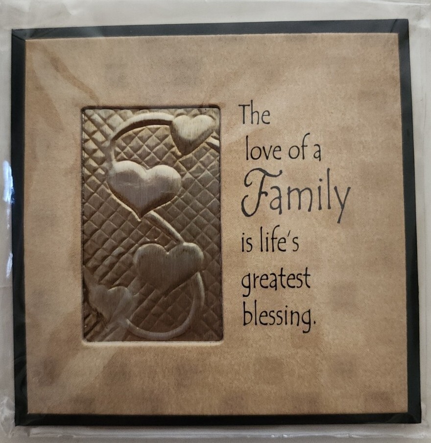 METAL ART MAGNET The love of a Family is life's greatest...  James Lawrence LTD