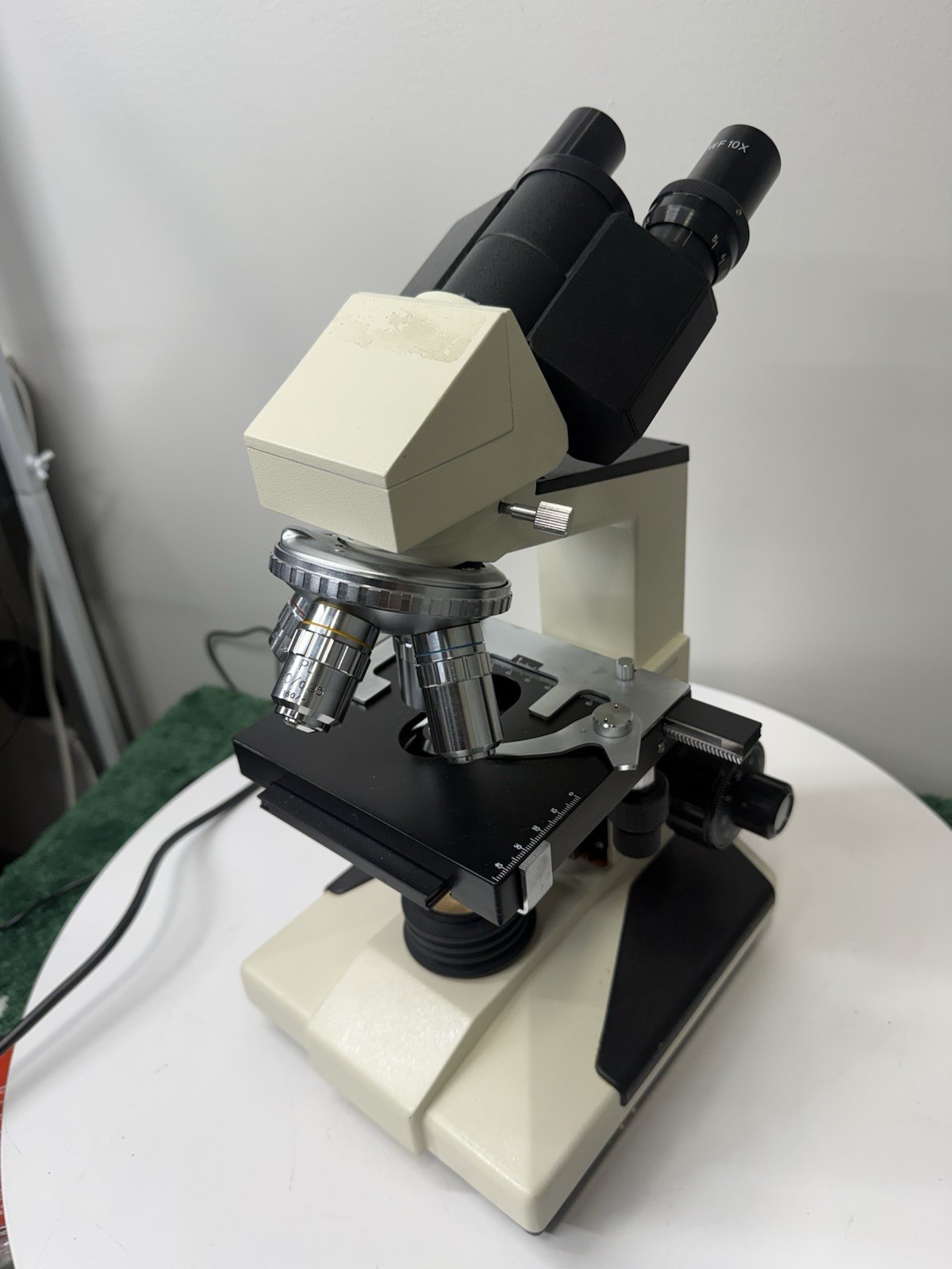 Eagle CMP240 Microscope - Compound Biological