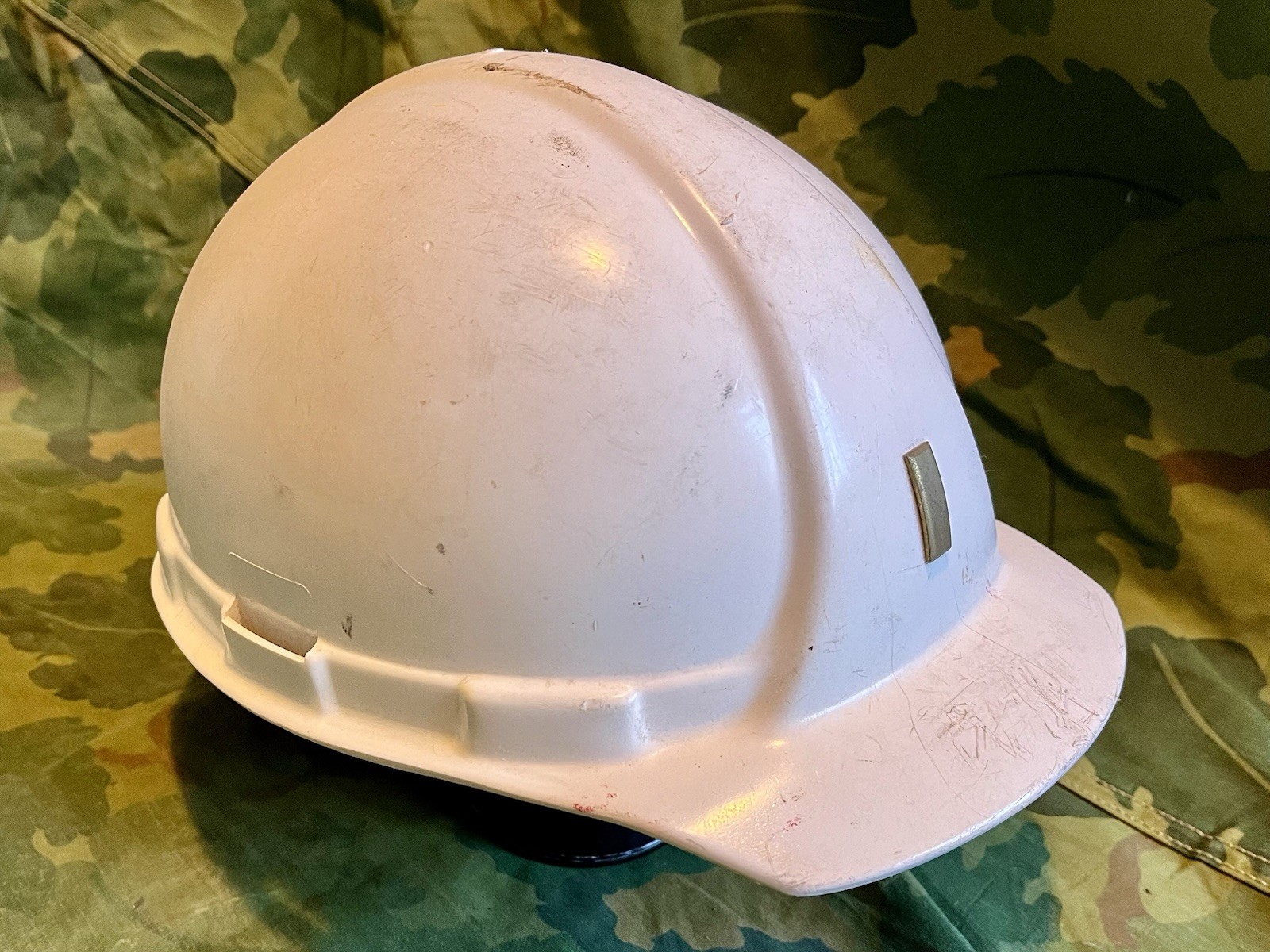 Used 2ndlt US Army Corps of Engineer Hard Hat Safety Helmet ANSI/ISEA Z89.1-2009