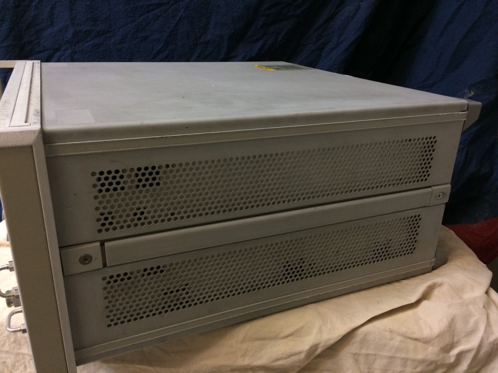 HP 8720d Network Analyzer. OPT: 1D5,010,012,400. Tested and Working - Very Clean