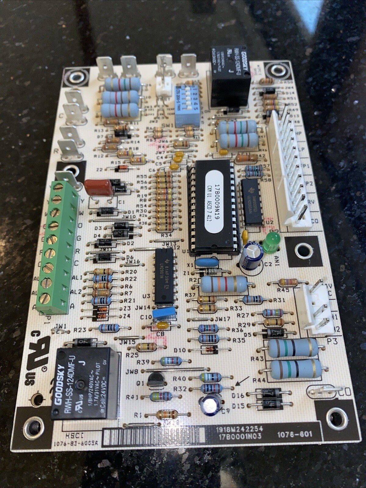 17B0001N03  Carrier CXM Control Board with 7" ACD