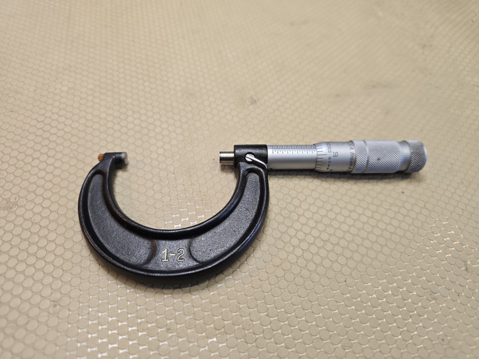 Brown & Sharpe Outside Micrometer 1"-2" Black Enamel Finish USA