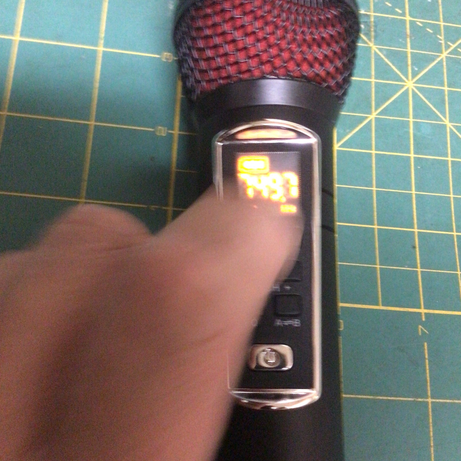Bigasuo UHF Wireless Microphone No Charger!!