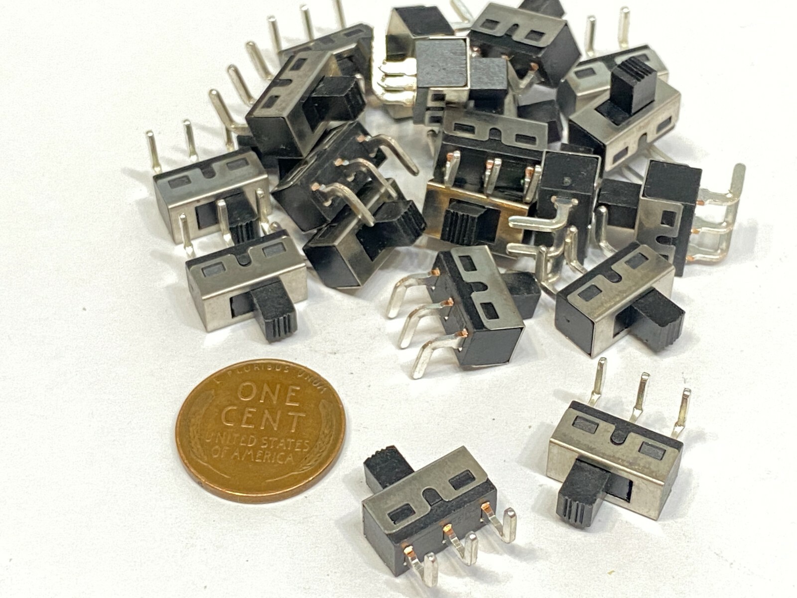 25 x Slide switch 1P2T 3pin on/off SS-12D06G5 Angled Terminal Miniature