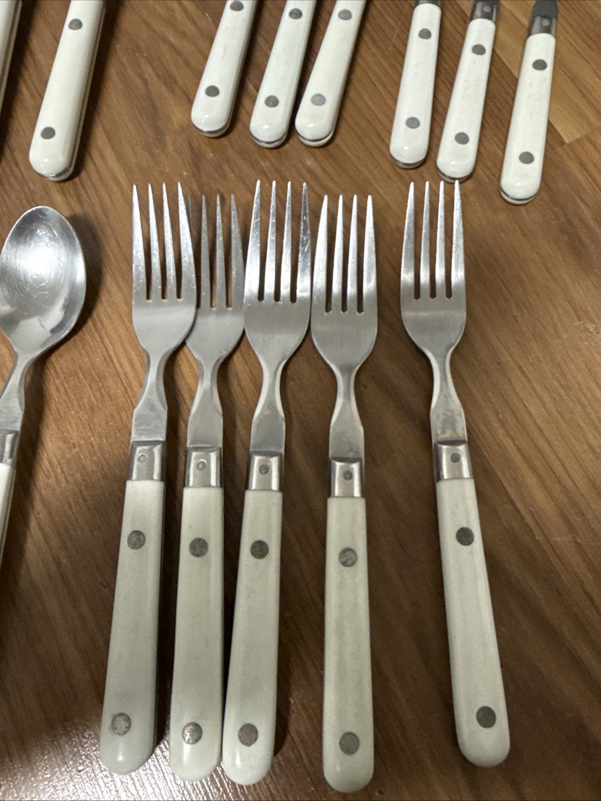 WF MARDIS GRAS White/Ivory Stainless Flatware Riveted Handle 19 Pieces