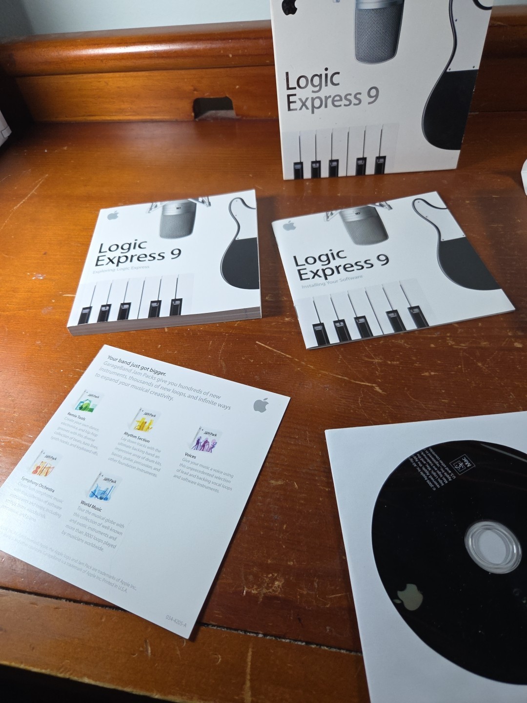 Apple Logic Express 9 Music Editing/Composing for Intel-based (Mac) w/ Key Read