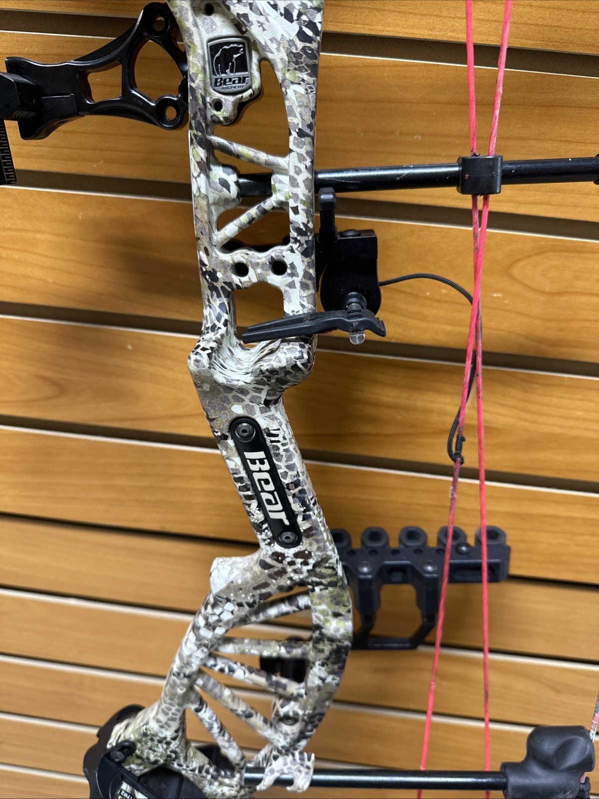 Bear Archery Approach HC Compound Bow - RH - 70# Max - Legend Series
