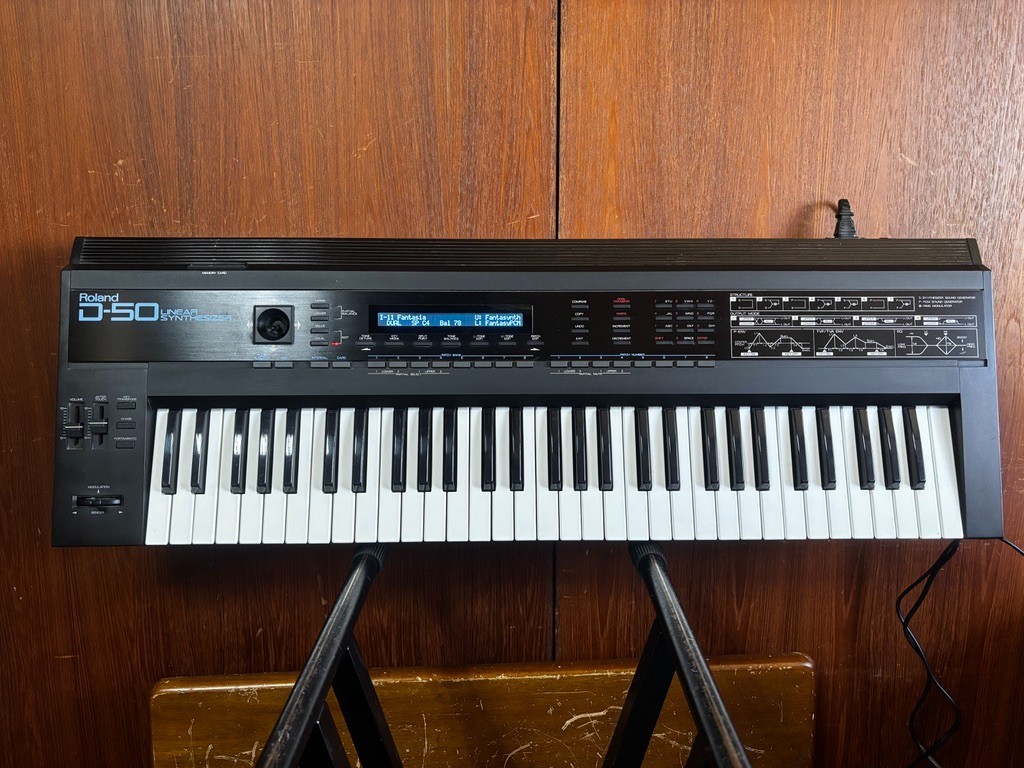 Roland D-50 Linear Synthesizer digital synth New battery & Display w/ case