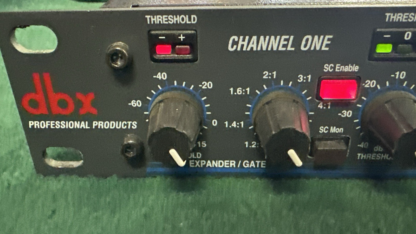 DBX 1066 Rack Mount Quad Compressor Limiter Gate DBX1066 2 Channel Used Tested