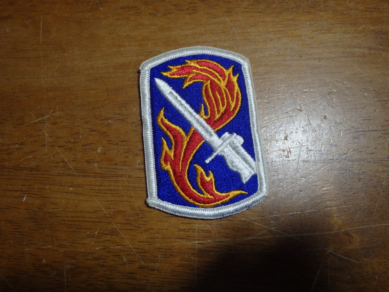 U S ARMY  UNIT PATCH  CCC CCN CCS RECON INFANTRY AIRBORNE  PATCH BX T#5