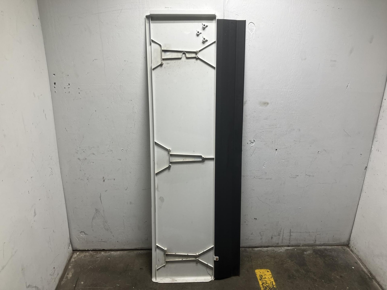 2012-2027 Freightliner CASCADIA WHITE Right LOWER Side Fairing/Cab Extender Used