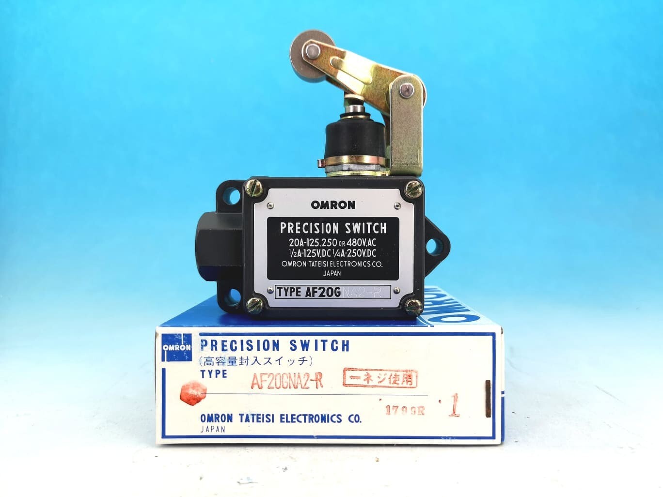 1 X AF20GNA2-R OMRON PRECISION SWITCH AF20G NOS IN BOX