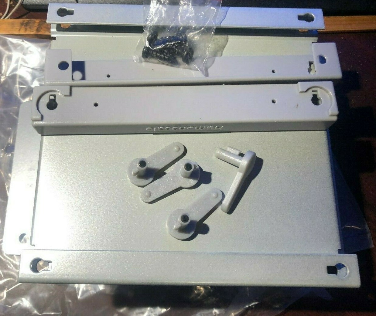 Humanscale float cpu bracket monut