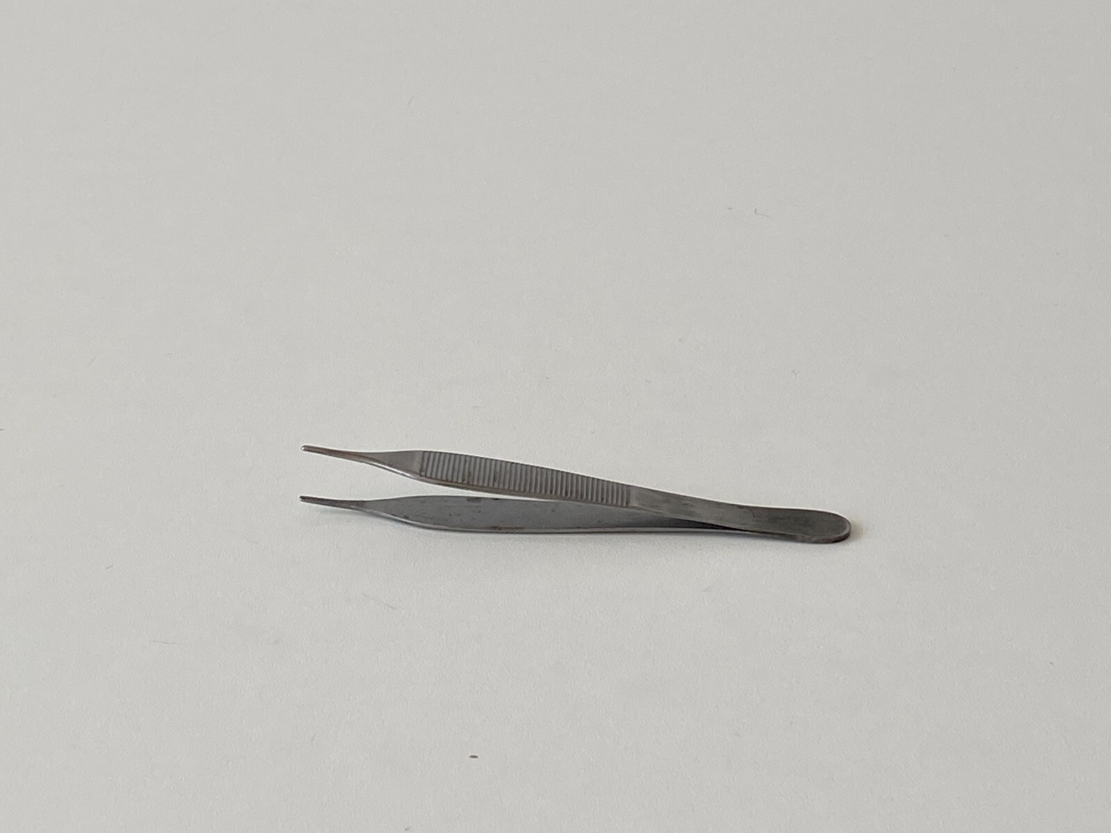 L35:  Lot of 4 V.Mueller MO-500 / Konig 10.170.12 / Herwig 12-21 / Weck Forceps