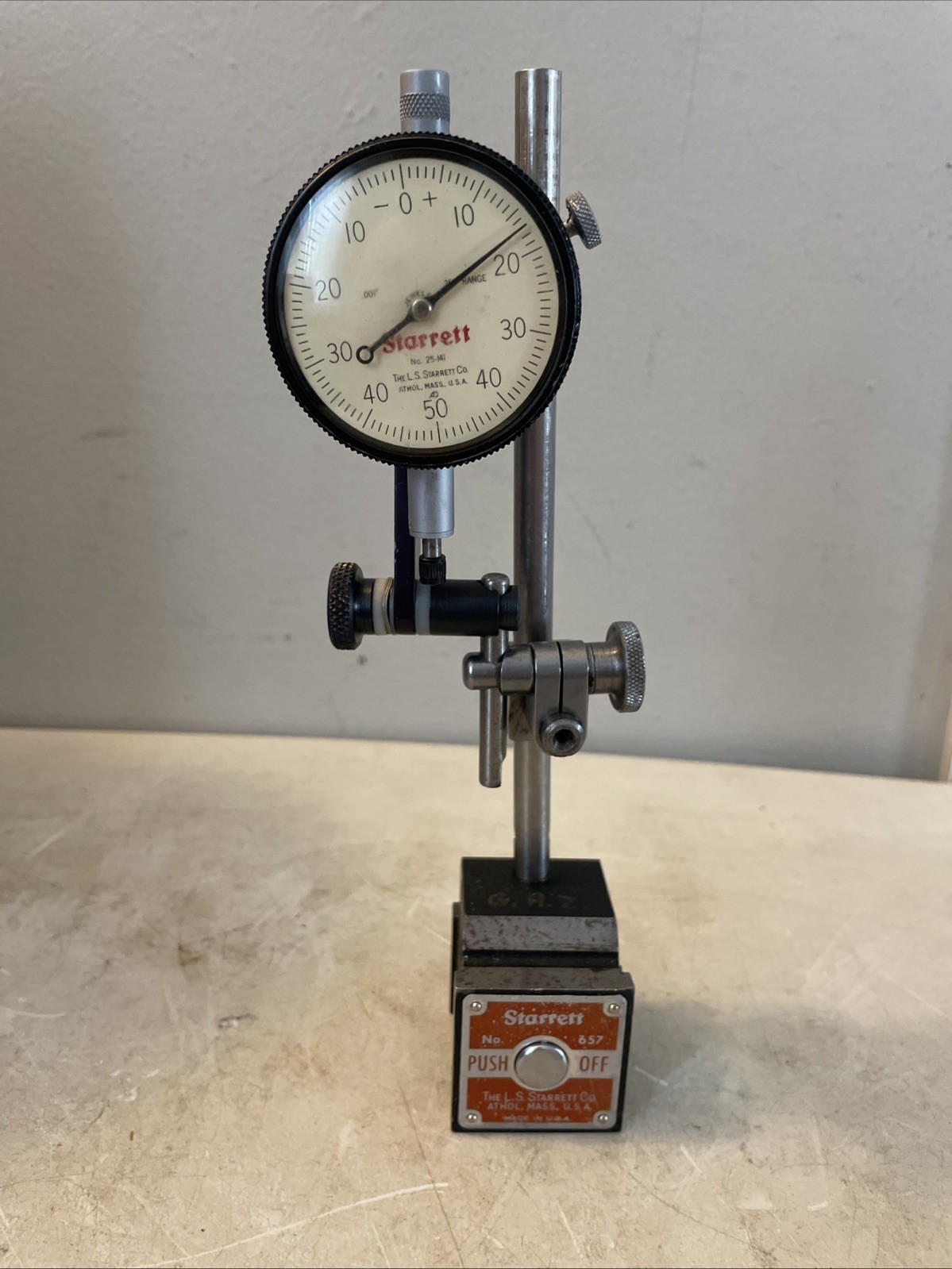 Starrett No. 25-141 Dial Indicator .001" Increments .250" W/ 657 Magnetic Base