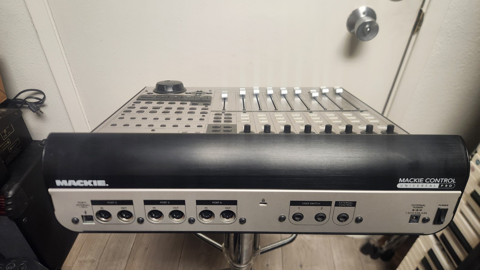 MCU Mackie Control Universal Pro DAW MIDI Control Surface Interface Motor Faders
