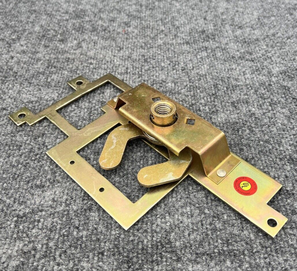 Circuit Breaker Accessory Disconnect Latch Handle assembly New