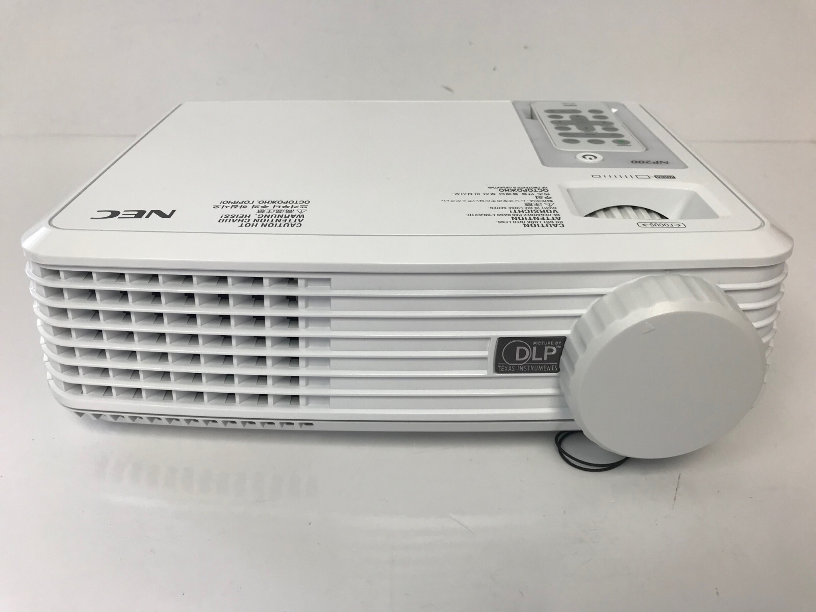 NEC NP200 PROJECTOR XGA CONFERENCE ROOM PROJECTOR IN ORIGINAL BOX 92 LAMP HRS