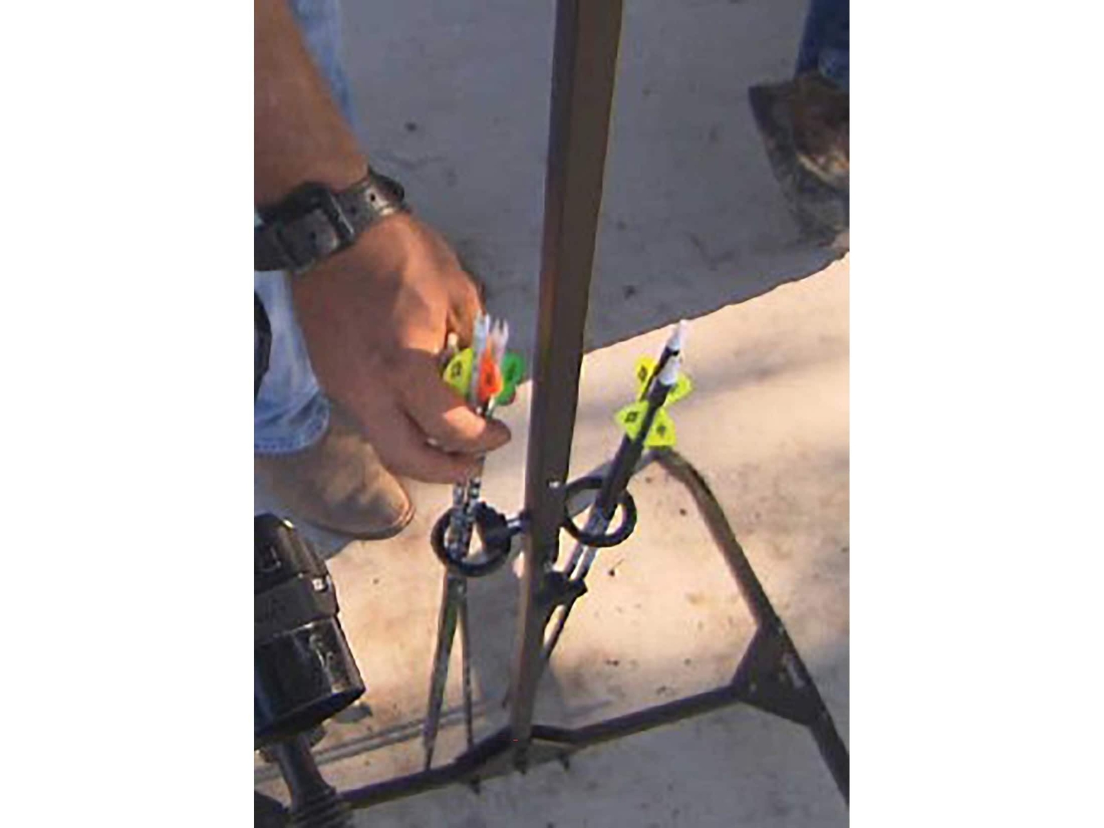 HME Hard Surface Practice Bow Hanger Dual Sided Lightweight Durable Arrow Cad...