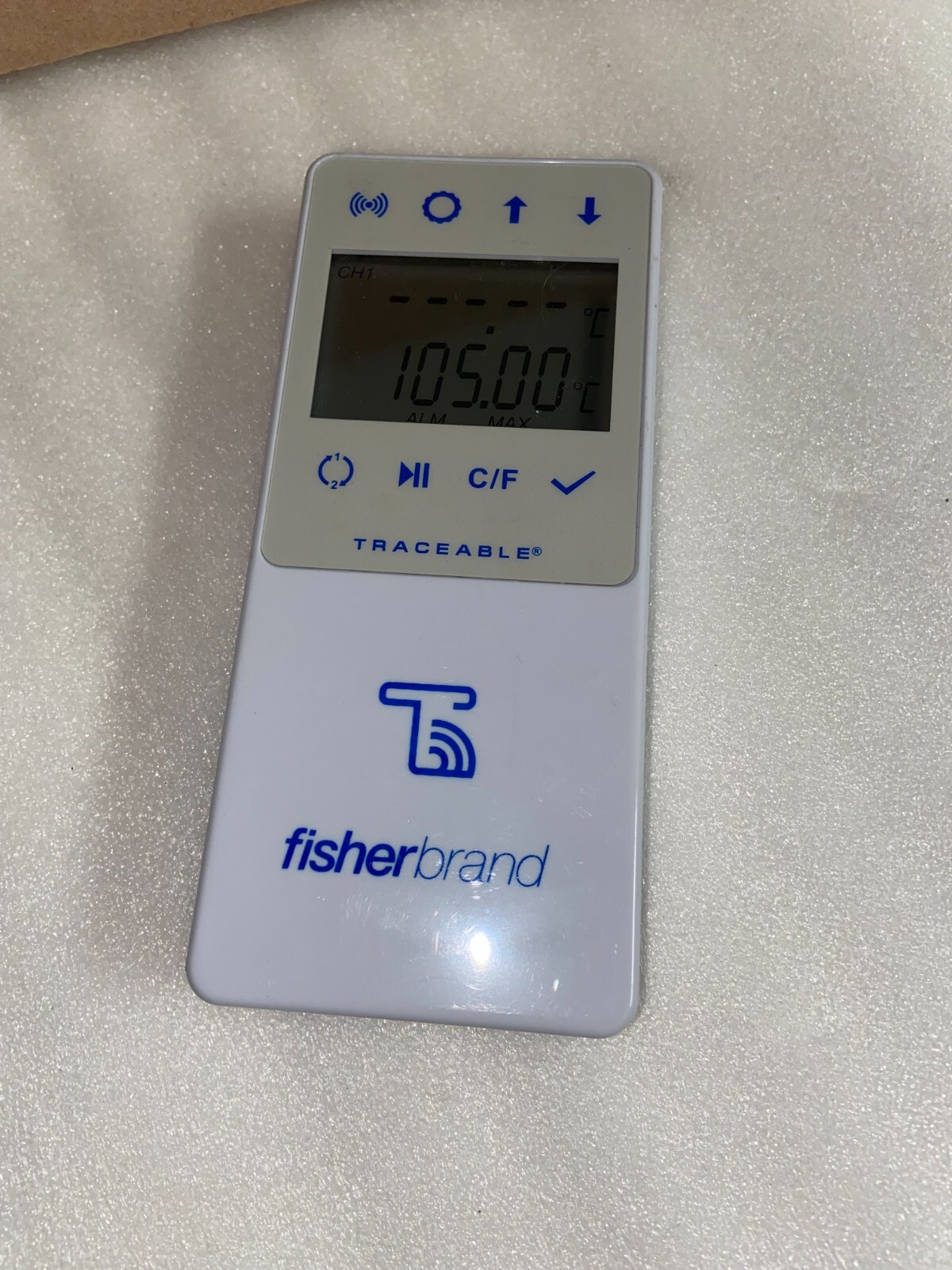 Fisherbrand TraceableLIVE Ultra-Low Temperature WiFi Datalogging Thermometer
