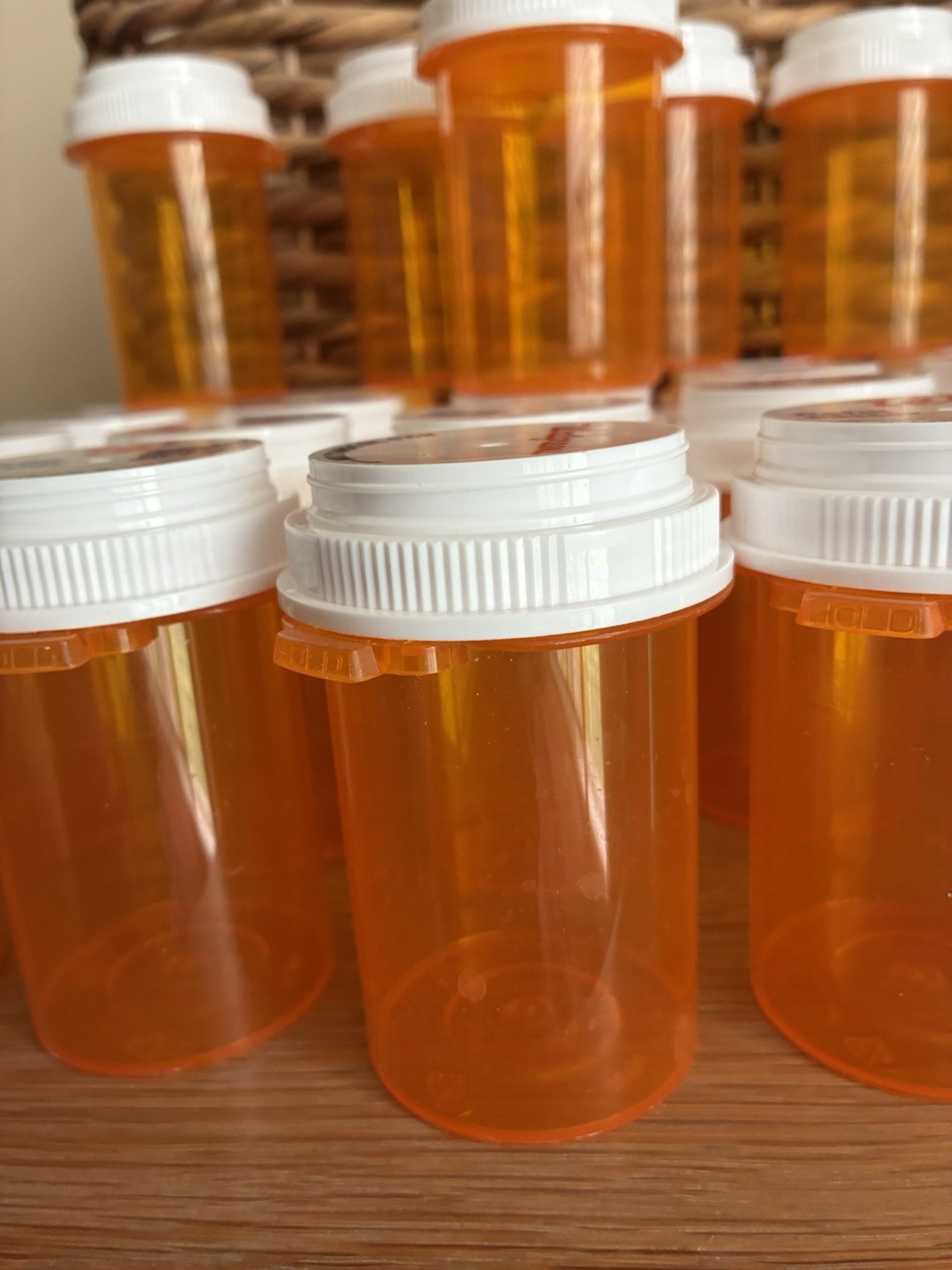 Empty Pill Bottles Lot Of 25 Labels Removed Walgreens Safety Caps 17C PM-30