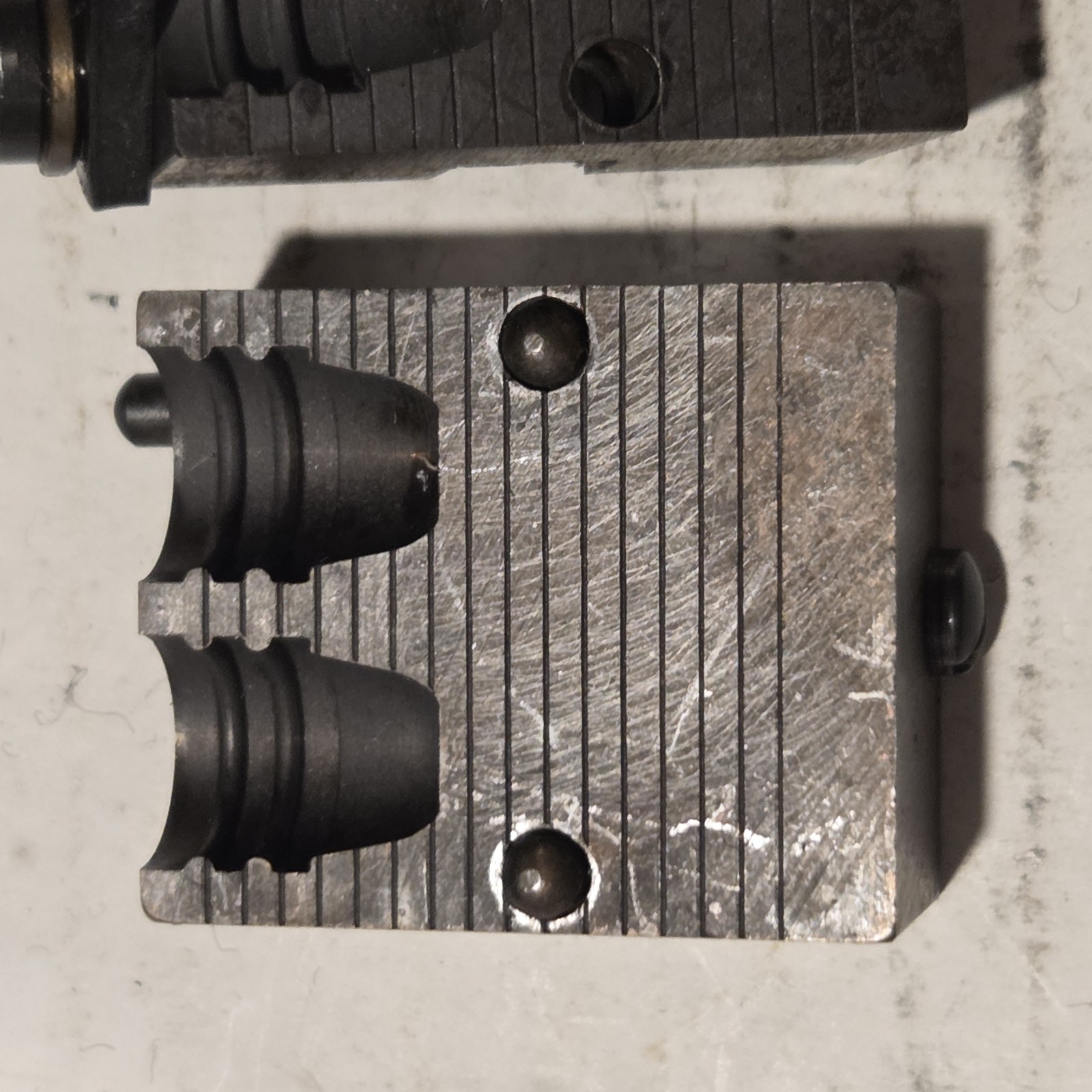 Lyman 2 Cavity Bullet Mould / Mold, 452460