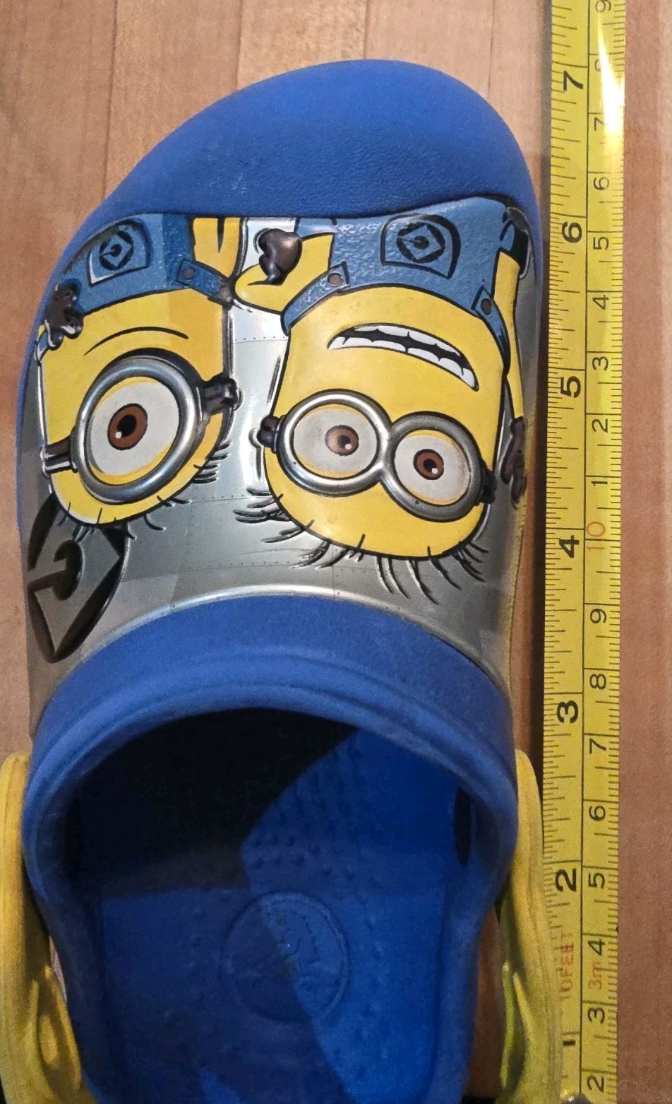 Crocs Minion Edition Toddler Blue Clogs Glow in the Dark Eyes Size 6/8