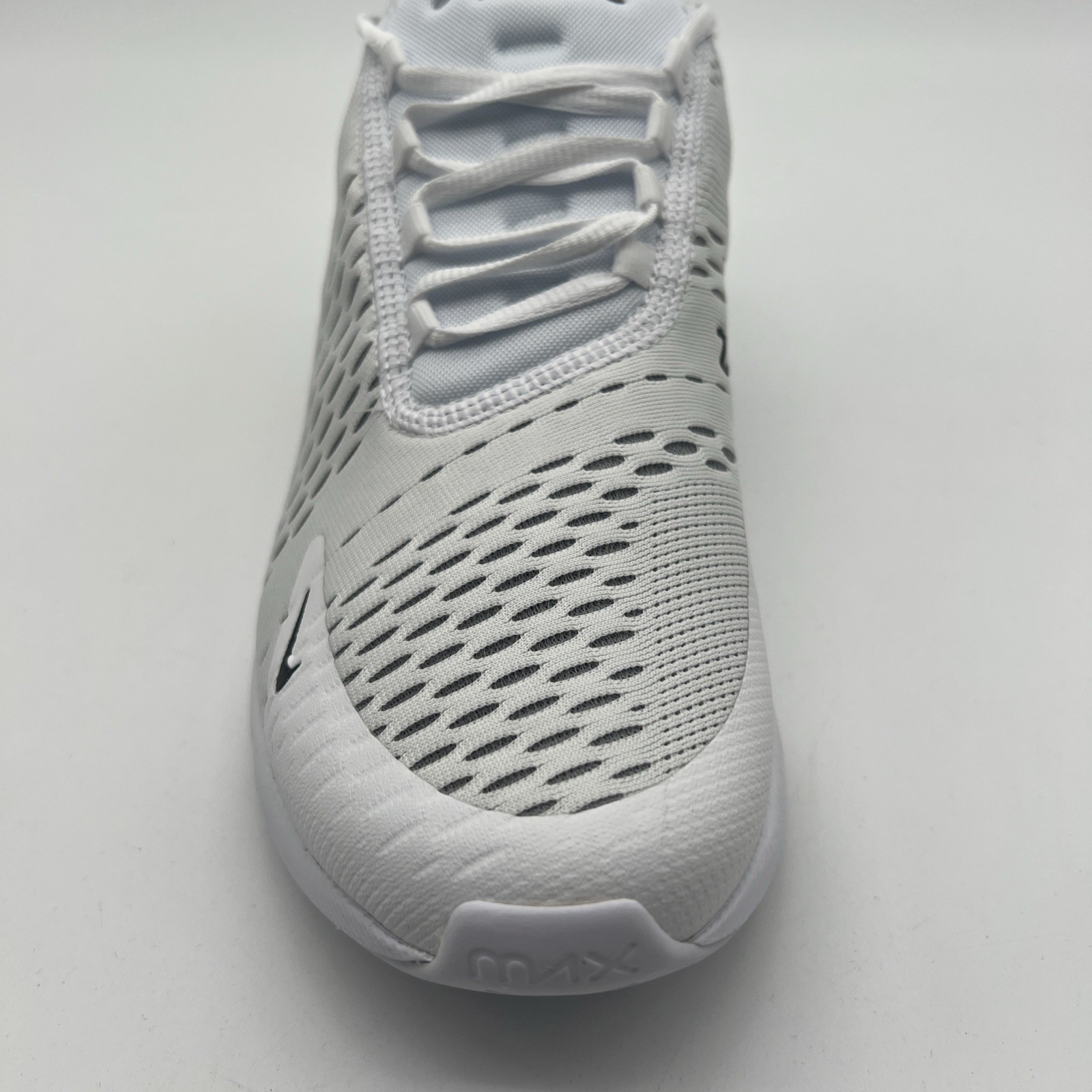 NIke Air Max 270 White Black AH8050 100 Mens Size 10.5 NEW Running Sneakers