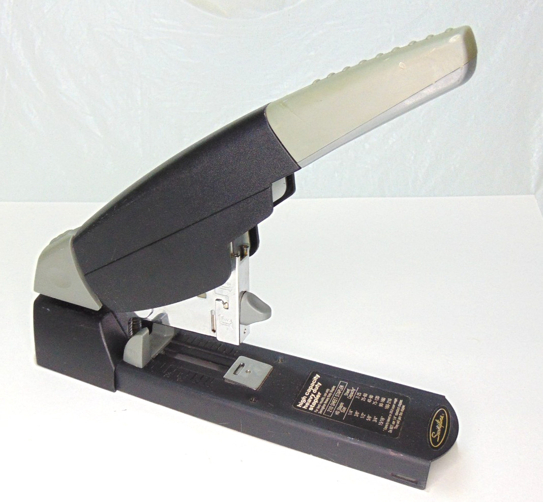 Swingline High-Capacity Heavy-Duty Stapler 210-Sheet Capacity Black/Gray 90002
