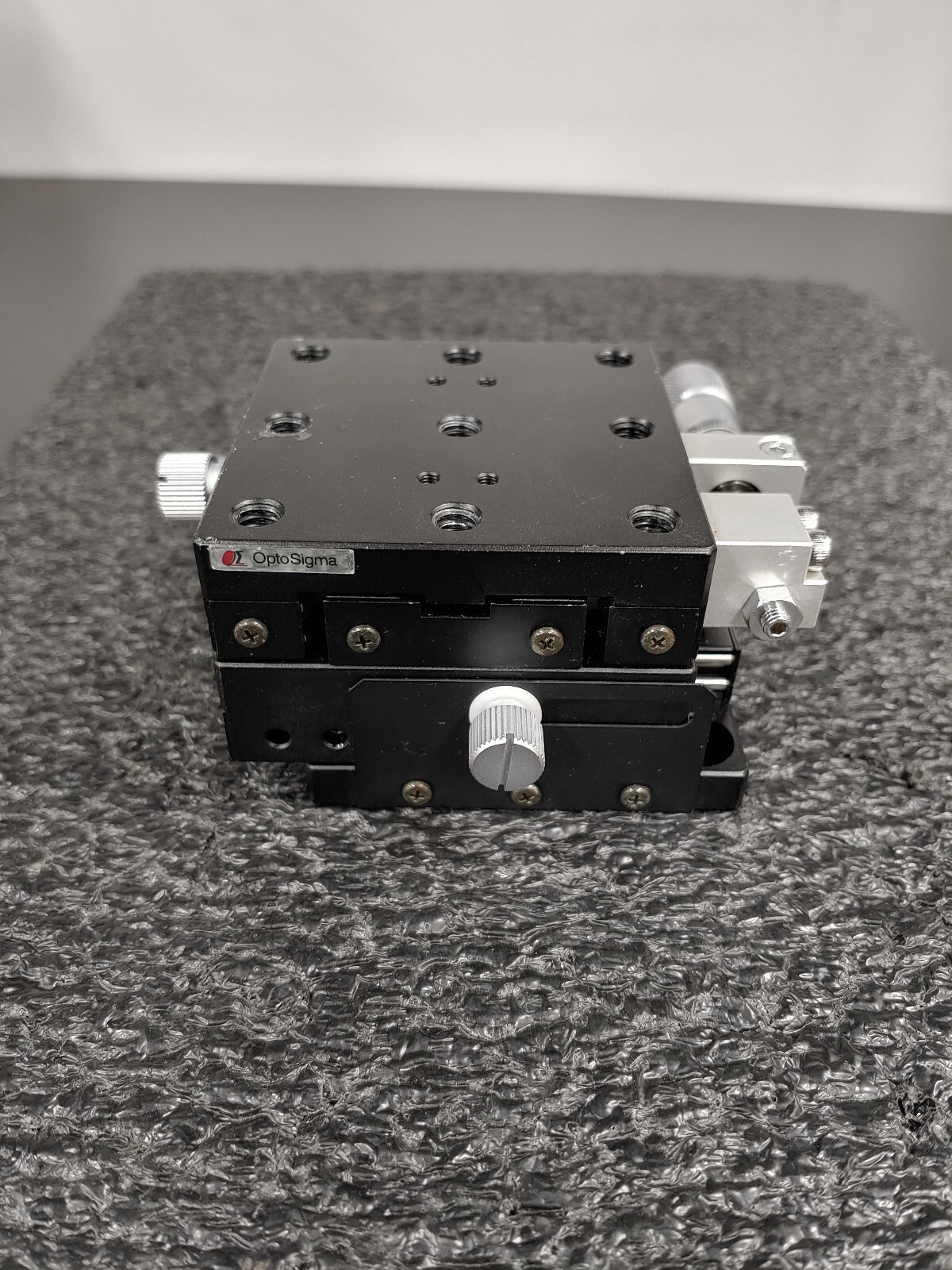 OPTOSIGMA XY Goniometer 2 Stage Table