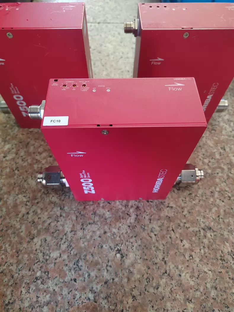 HORIBA STEC SEC-Z544KVX Flow Sensor Used 1PCS