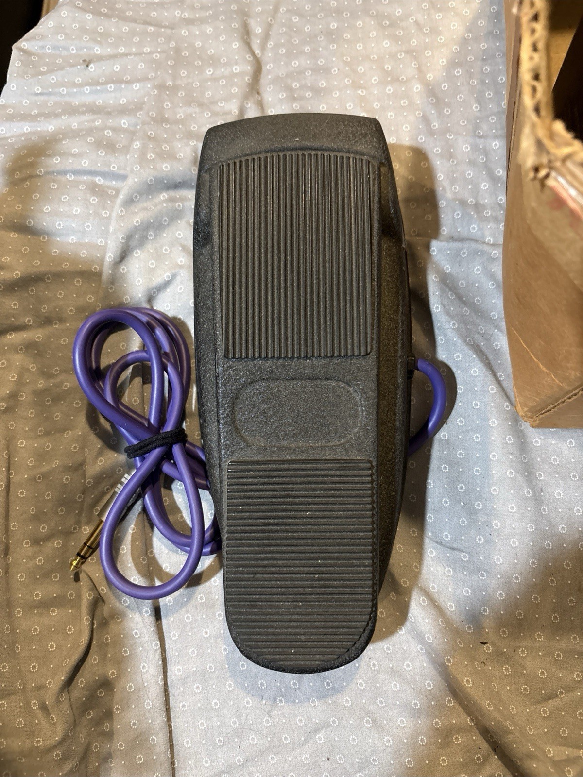 Vintage Black Volume Guitar Pedal Working
