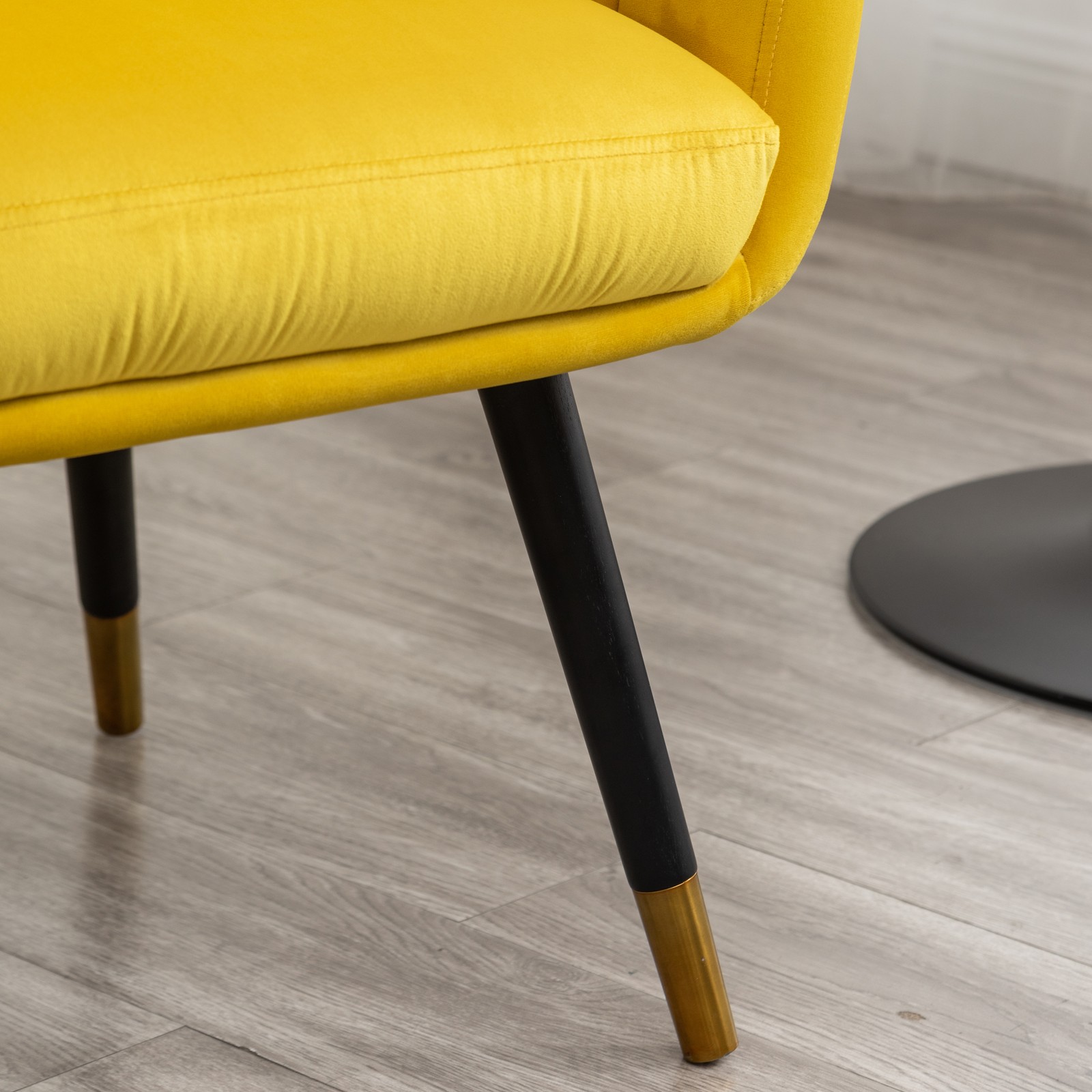 Contemporary Yellow Velvet Accent Chair, Modern Upholstered Lounge Chair