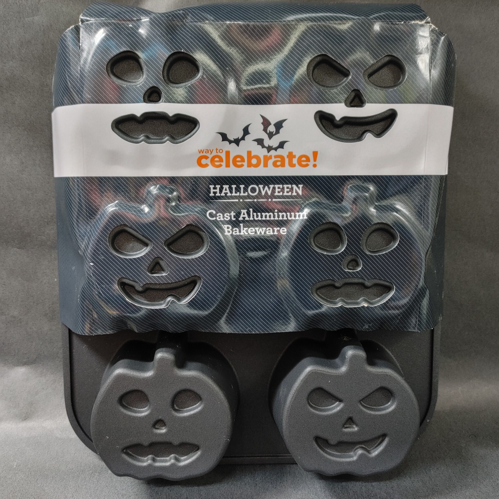 Celebrate! Halloween Pumpkin Cast Aluminum Pan Bakeware Non-Stick